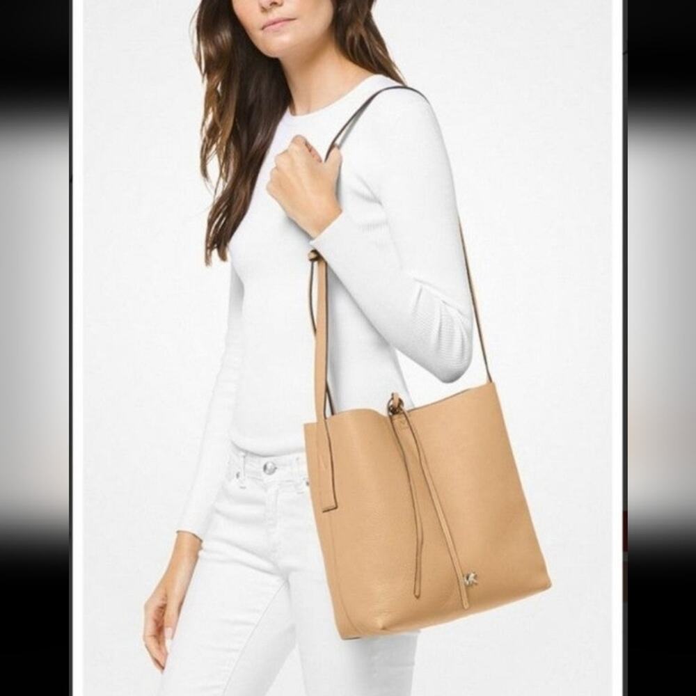 Michael Kors Junie Large Pebbled Leather Messenger Nude